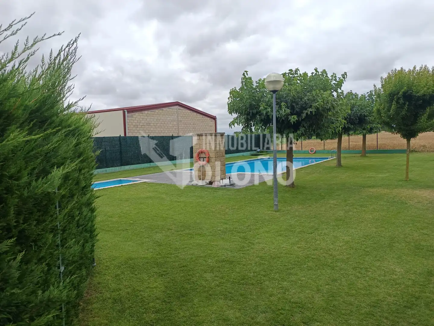 Piscina de Apartament en venda en Castañares de Rioja amb Calefacció, Moblat i Forn