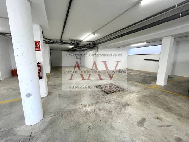 Garaje en Alquiler en Carrer dels Parcers en Martinica – Ateneu