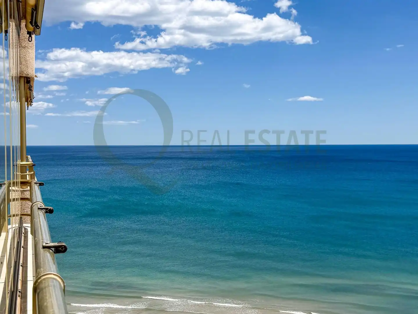Vista exterior de Piso en venta en El Campello con Aire acondicionado, Calefacción y Jardín privado