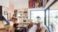Sala d'estar de Casa o xalet en venda en Sant Salvador de Guardiola amb Piscina
