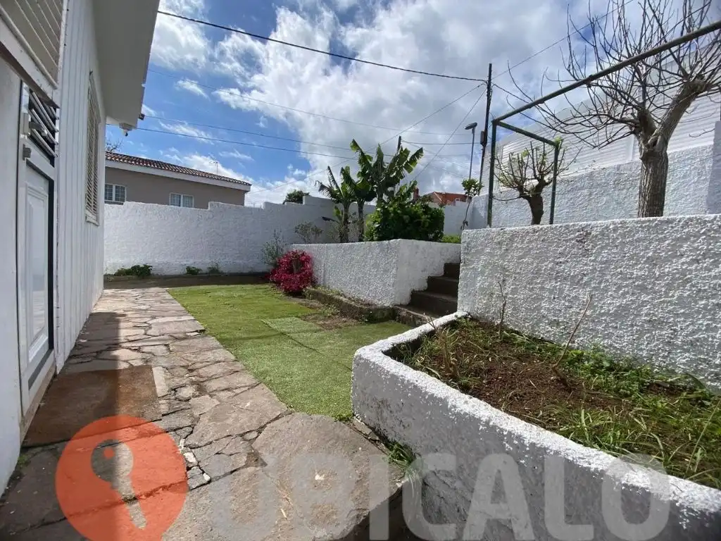 Vista exterior de Casa o xalet en venda en San Cristóbal de la Laguna amb Jardí privat, Terrassa i Traster