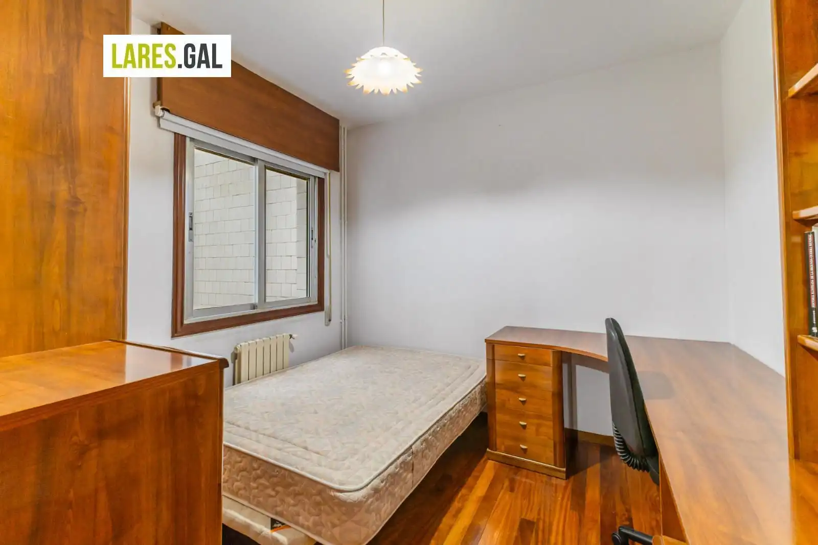 Habitación de Piso en venta en Cangas  con Calefacción, Terraza y Trastero