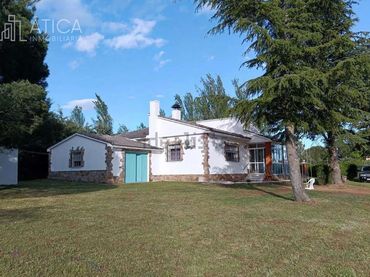 Villa con piscina in vendita a Calzada de Valdunciel
