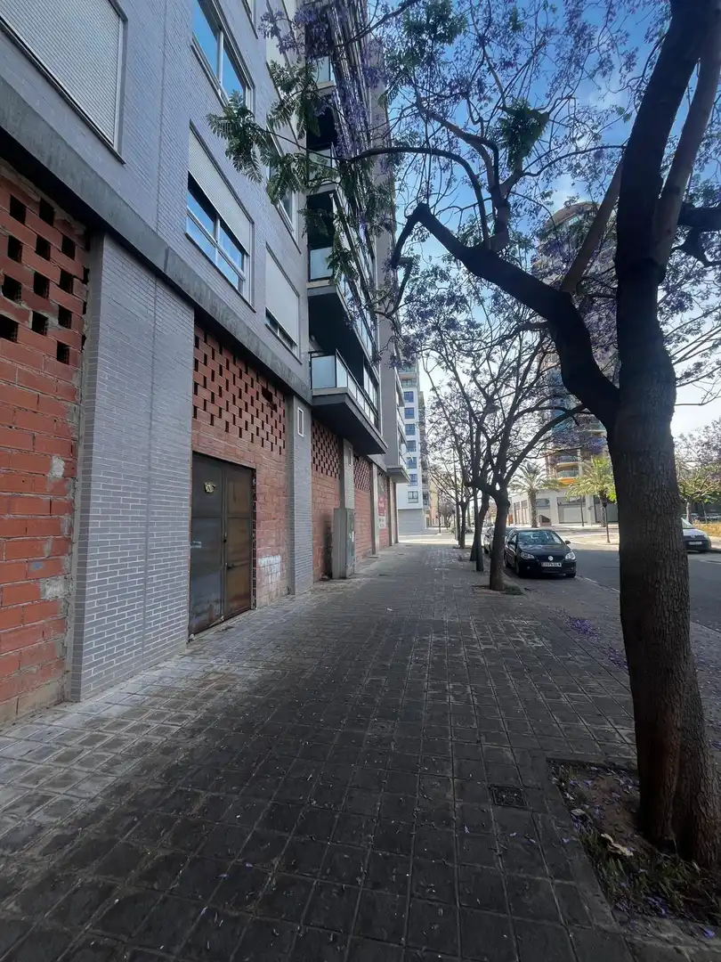 Vista exterior de Local de lloguer en Valencia