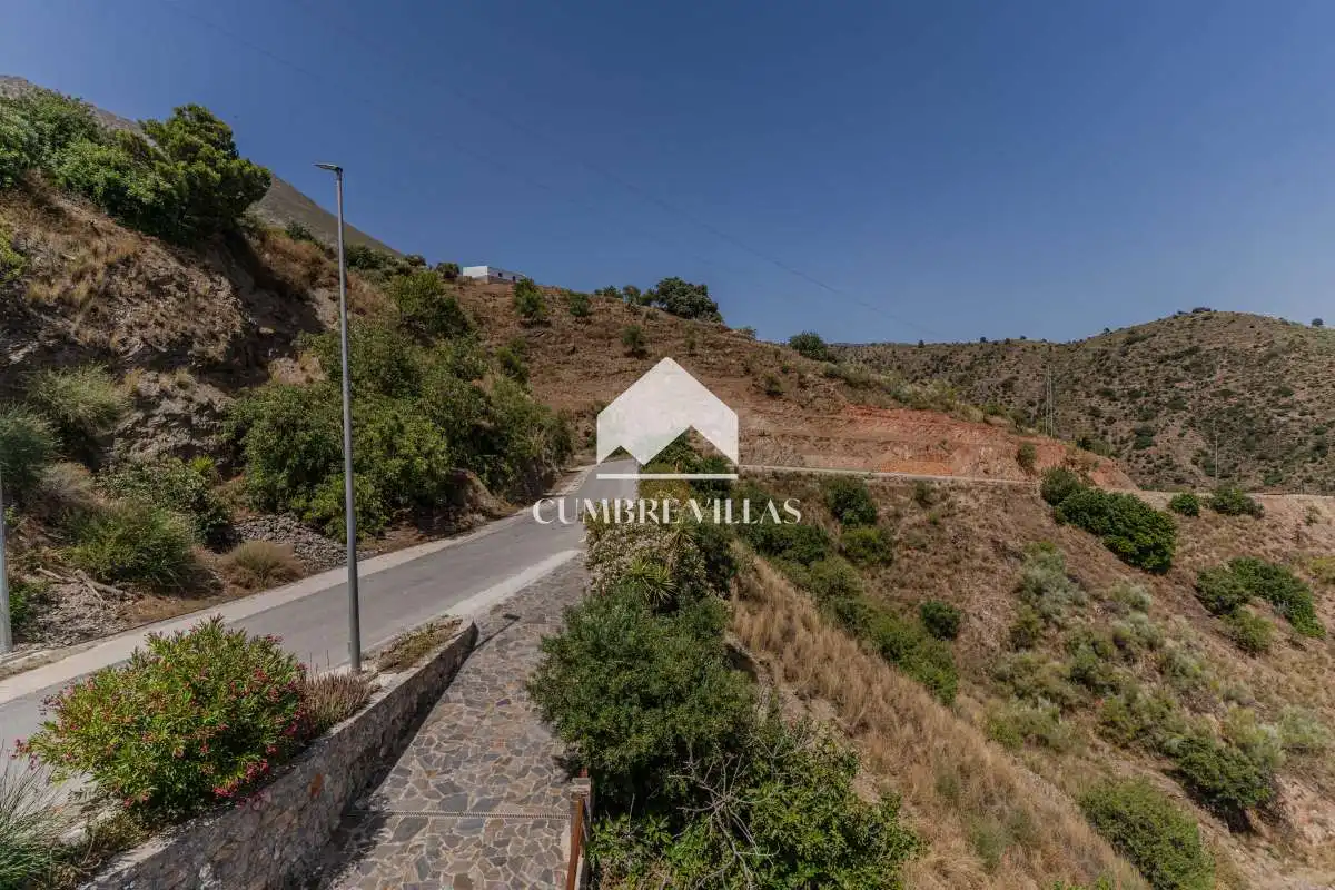 Vista exterior de Casa o xalet en venda en Lújar amb Jardí privat, Terrassa i Internet