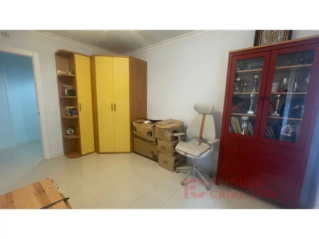 Habitación de Piso en venta en Girona con Aire acondicionado, Calefacción y Balcón