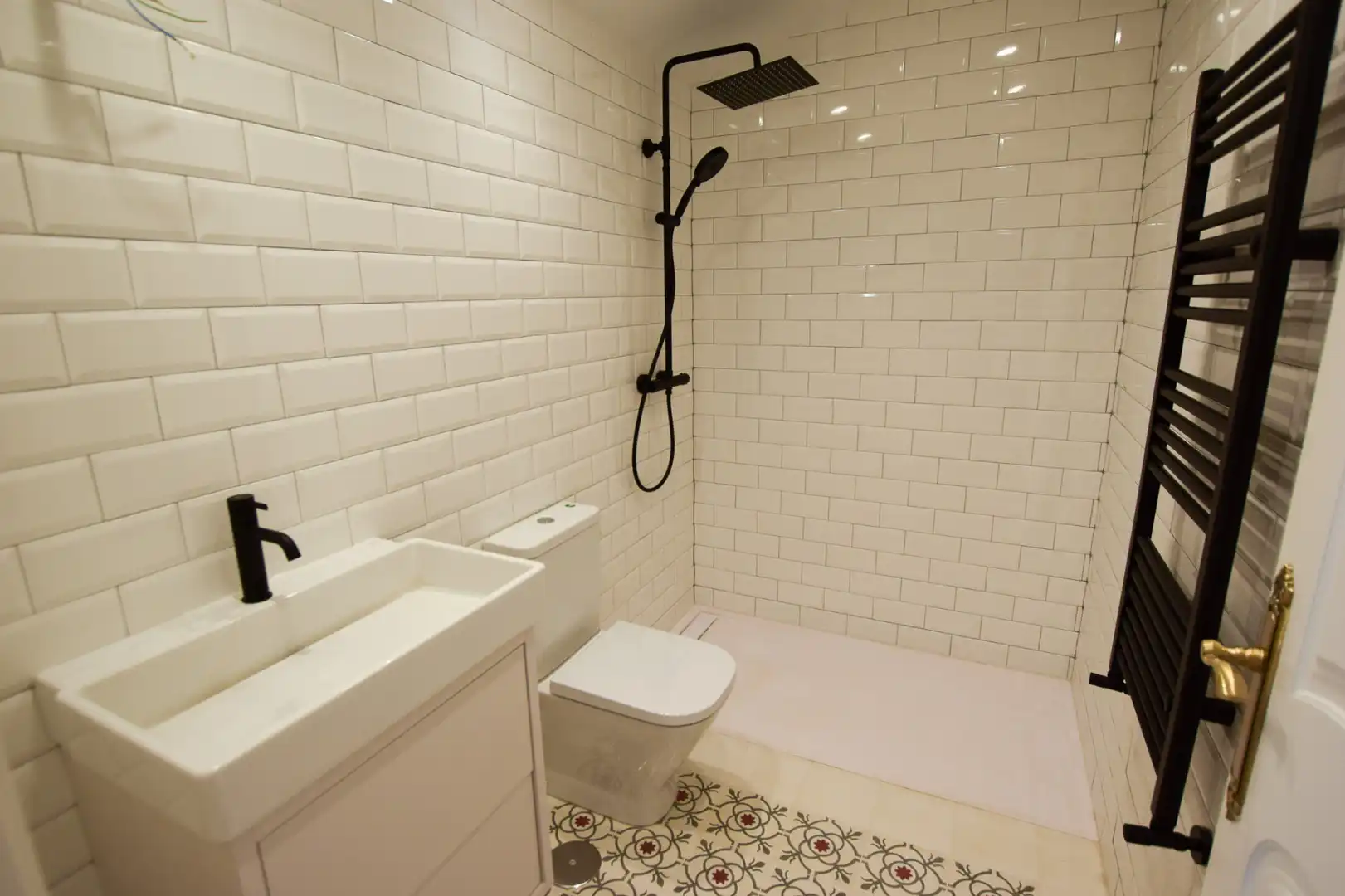 Bathroom of Detached homes for sale in Pozuelo de Alarcón  with Air Conditioner, Heating and Private garden