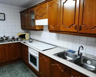 Cuina de Casa o xalet en venda en La Orbada  amb Calefacció, Terrassa i Traster