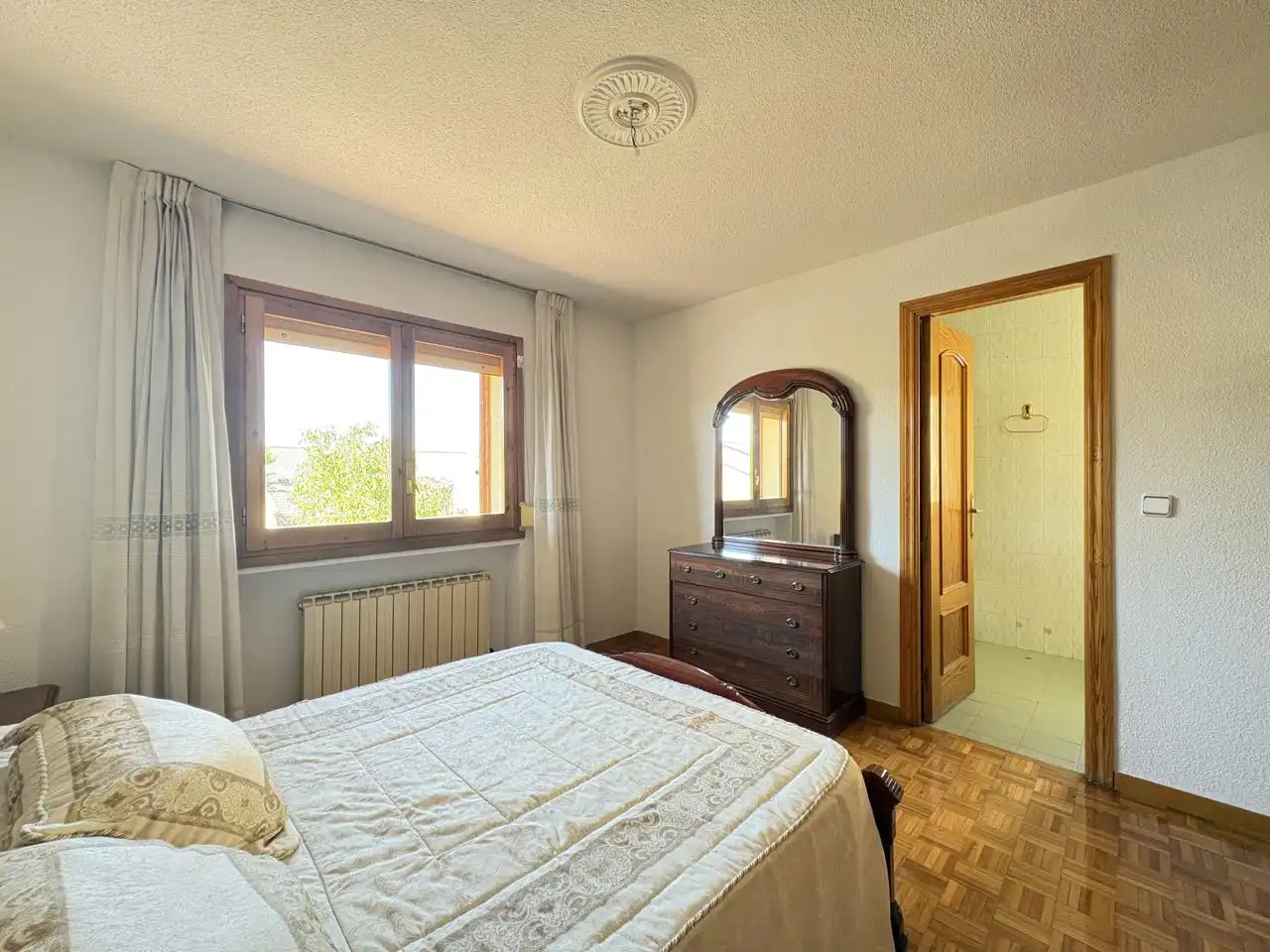 Dormitori de Casa o xalet de lloguer en Collado Villalba amb Calefacció, Jardí privat i Parquet