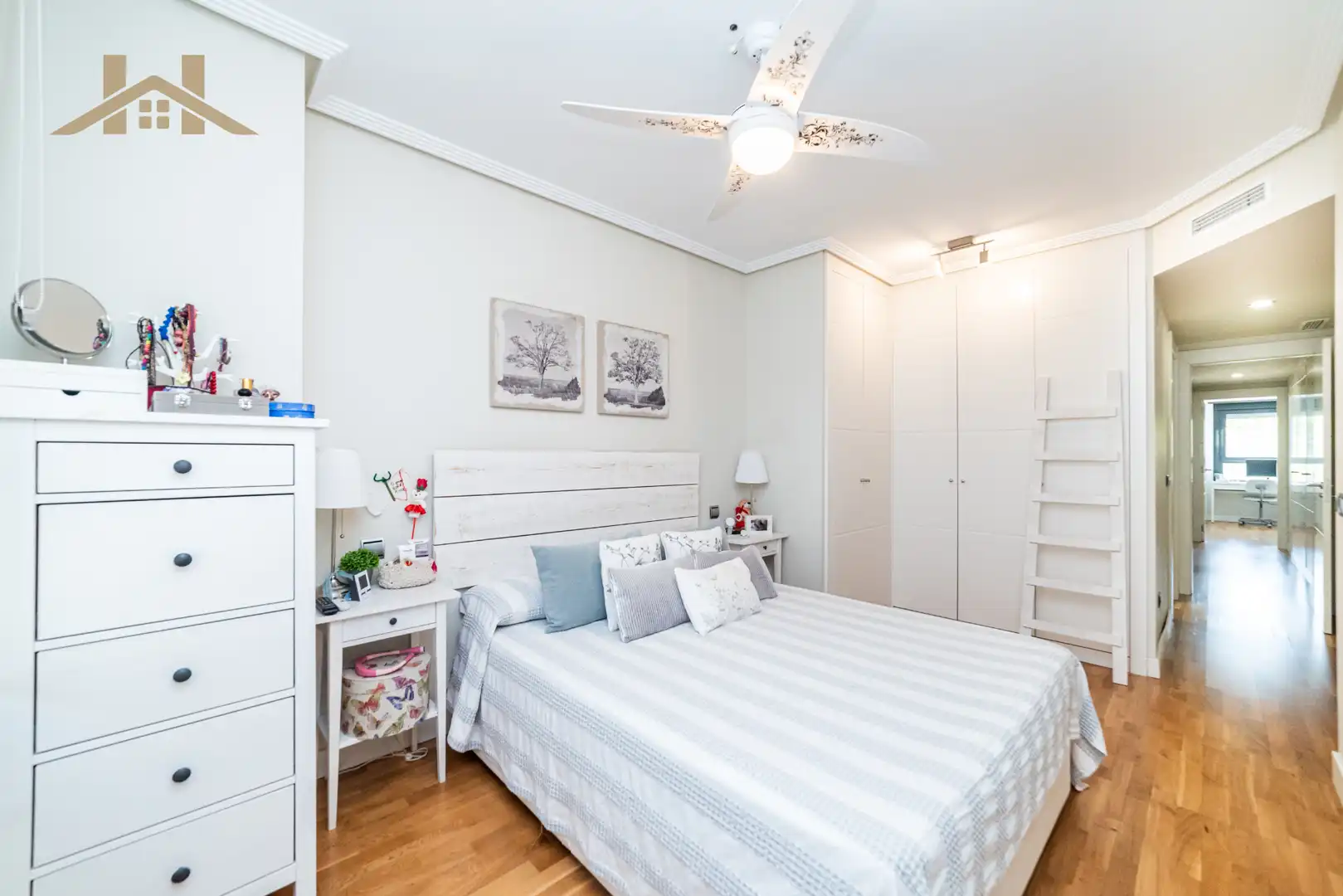 Bedroom of Flat for sale in Madrid  with Air Conditioner, Heating and Storage room