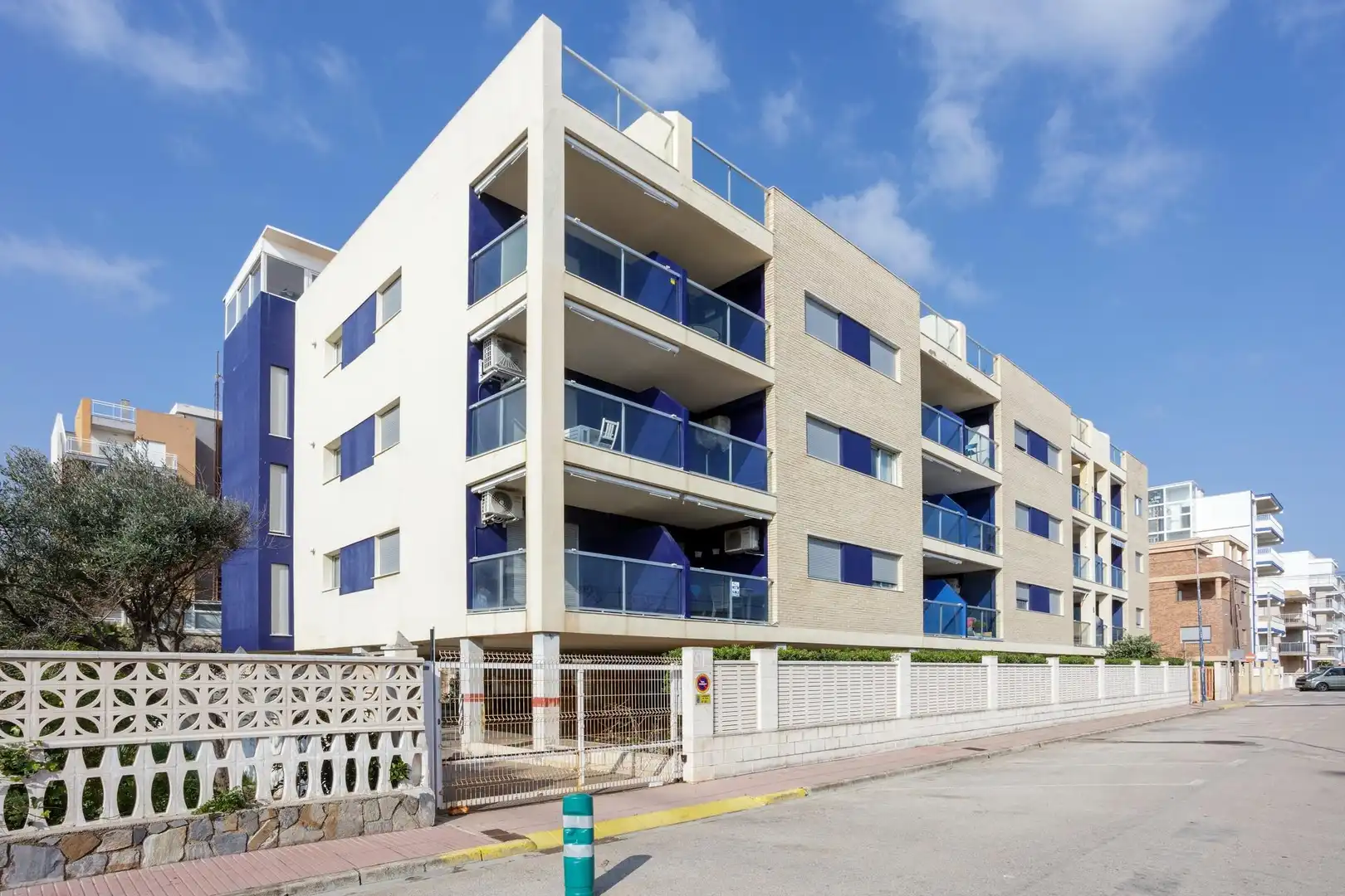 Vista exterior de Ático en venta en Piles con Aire acondicionado, Calefacción y Jardín privado