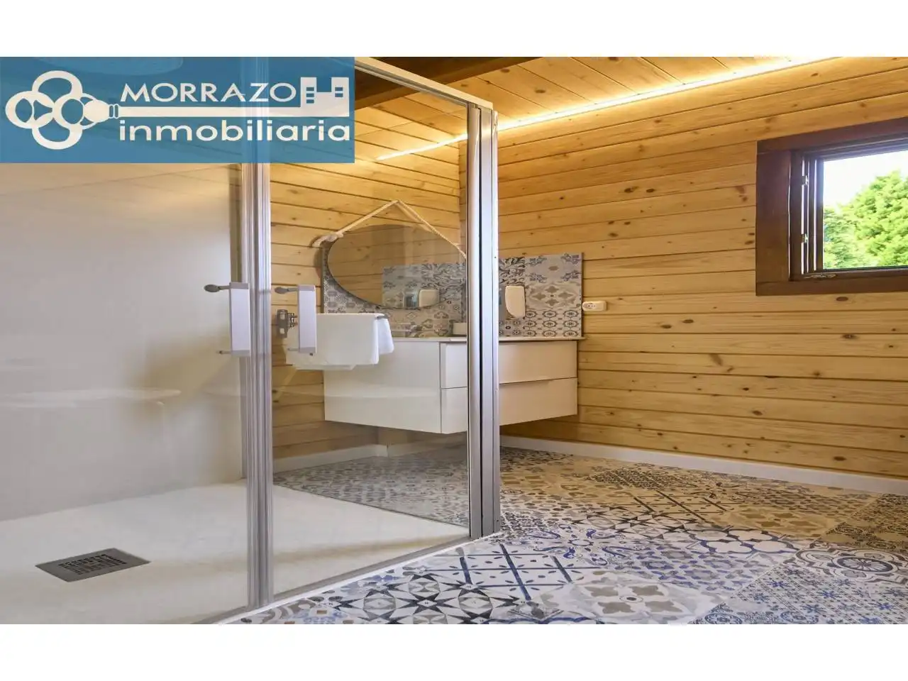 Bany de Casa o xalet en venda en Bueu amb Calefacció, Terrassa i Moblat