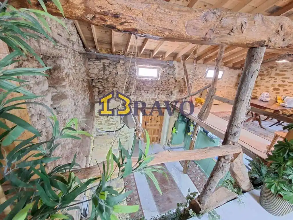 Casa adosada en venta en Merindad de Cuesta-Urria