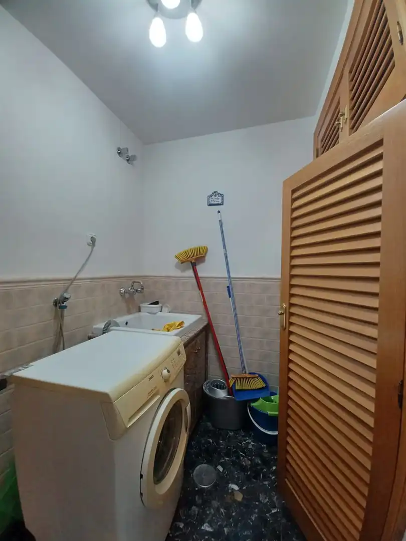Bany de Pis en venda en Loja amb Calefacció, Traster i Moblat