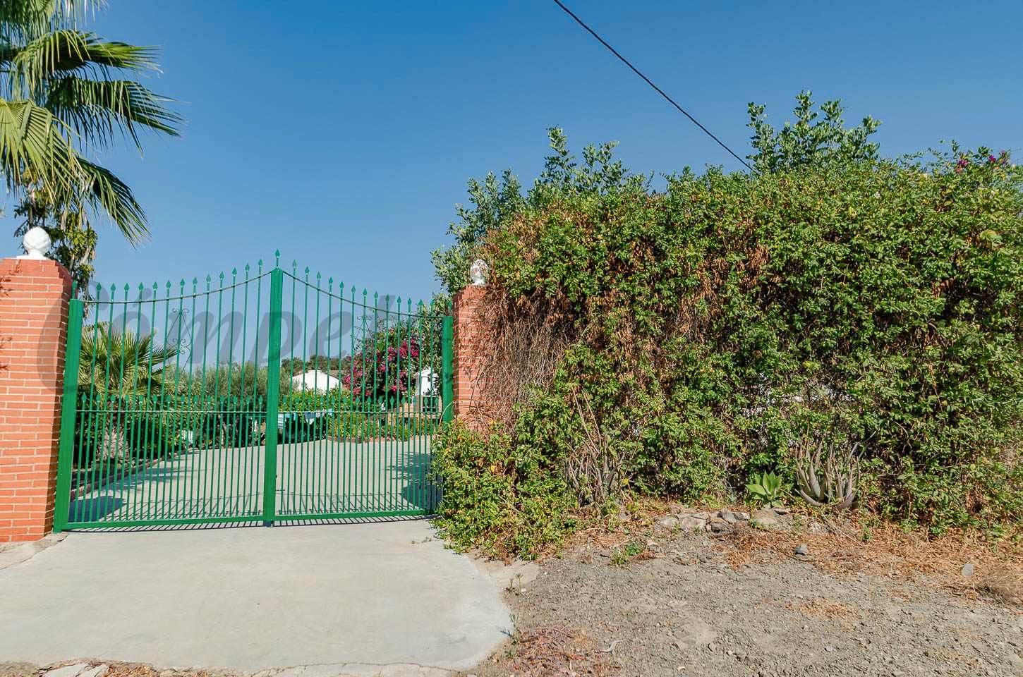 Country house for sale in Vélez-Málaga  with Private garden, Terrace and Swimming Pool
