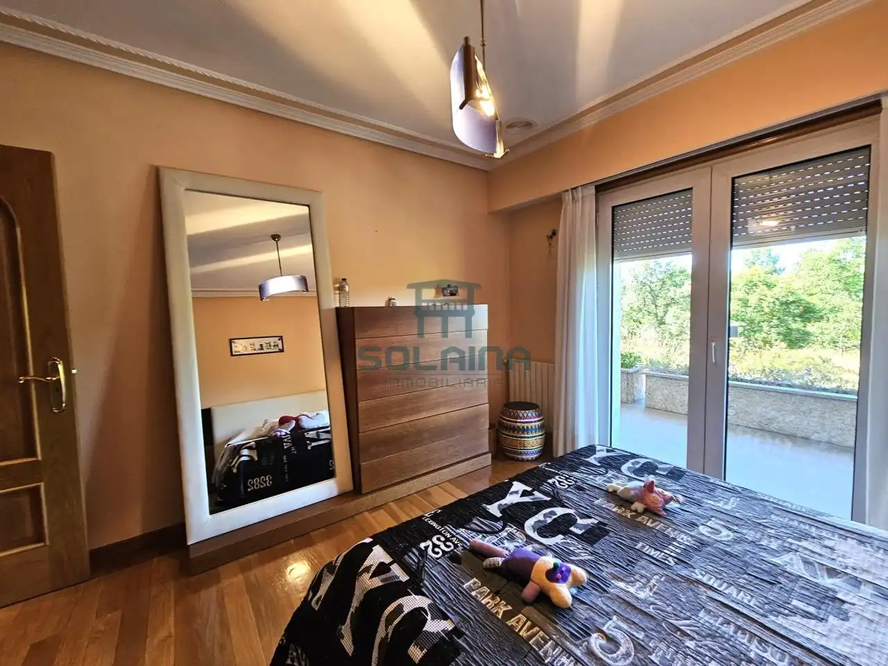 Dormitori de Casa o xalet en venda en Ourense Capital  amb Calefacció i Jardí privat