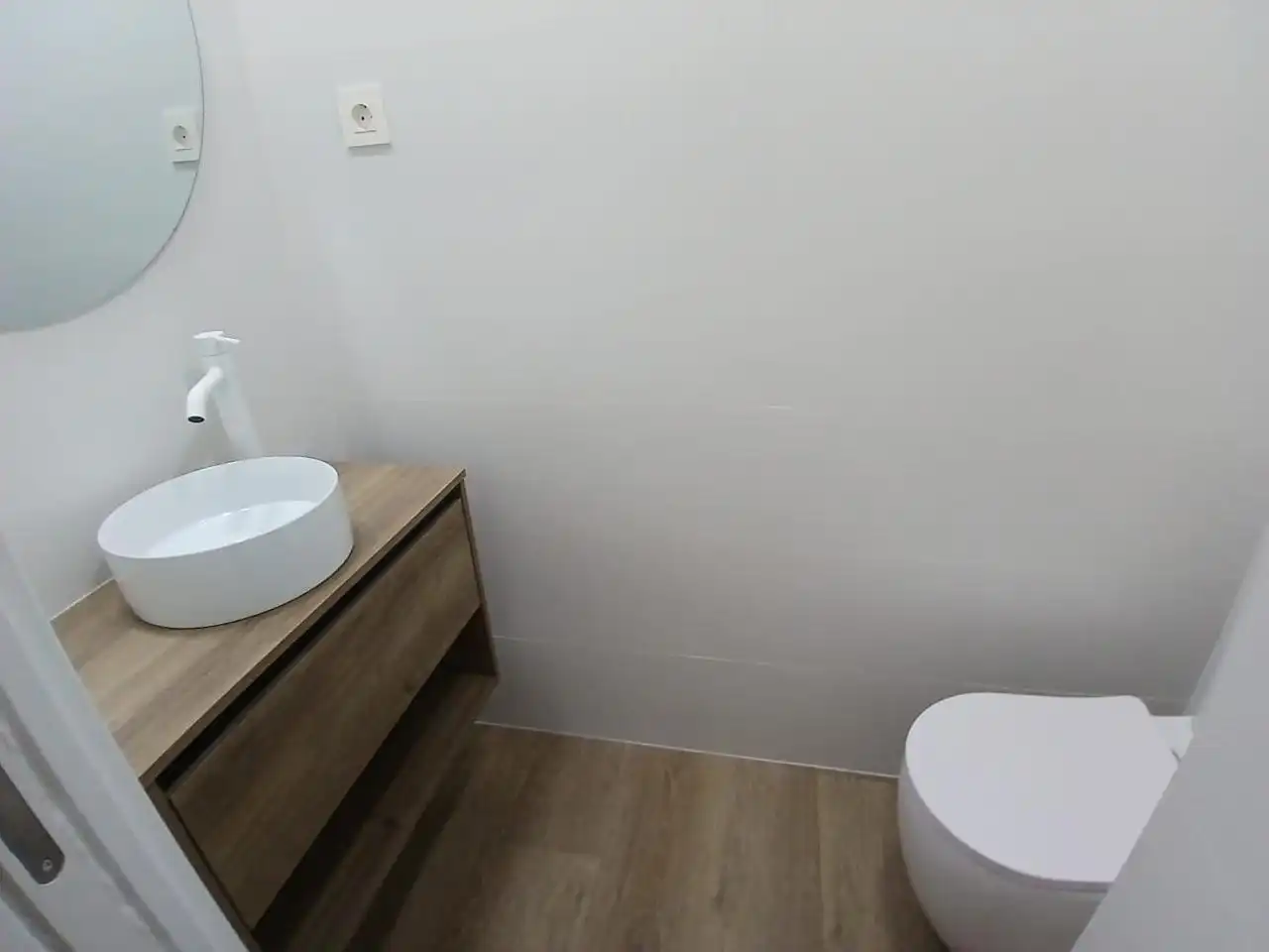 Bathroom of Flat for sale in Castro-Urdiales  with Heating, Parquet flooring and Balcony