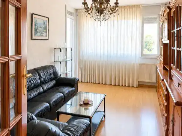 Sala de estar de Piso en venta en Vigo  con Jardín privado, Trastero y Amueblado