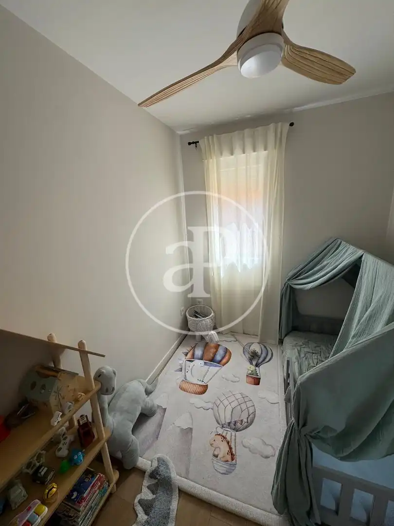 Bedroom of Flat for rent in Valencia  with Air Conditioner, Heating and Furnished