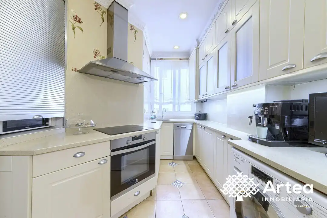 Cocina de Piso en venta en Getxo  con Calefacción, Trastero y Balcón