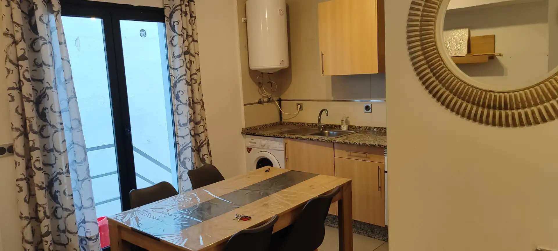 Cuina de Apartament en venda en Algeciras amb Aire condicionat, Calefacció i Moblat