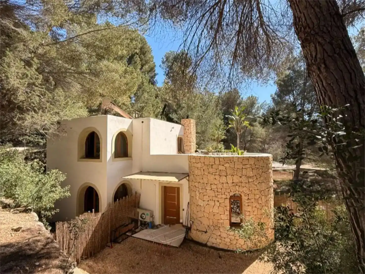 Vista exterior de Casa o chalet en venta en Santa Eulària des Riu con Aire acondicionado y Balcón