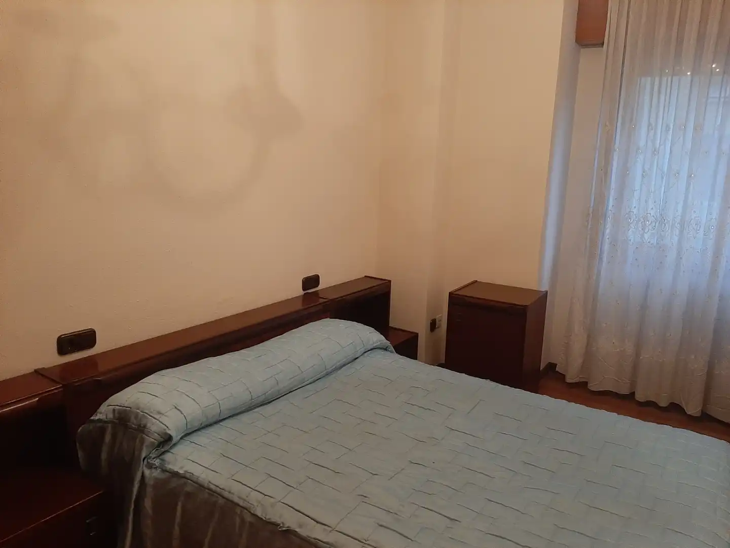 Habitación de Piso de alquiler en Vitoria - Gasteiz con Calefacción, Parquet y Amueblado