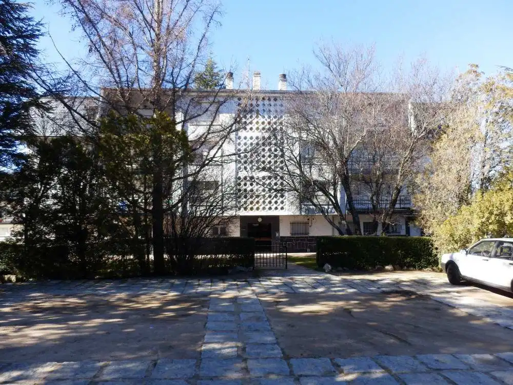 Exterior view of Flat for sale in Las Navas del Marqués , Ávila