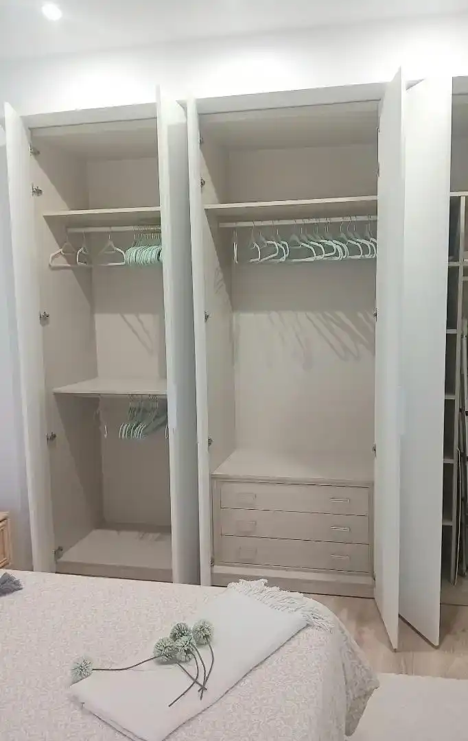 Dormitori de Apartament en venda en  Logroño