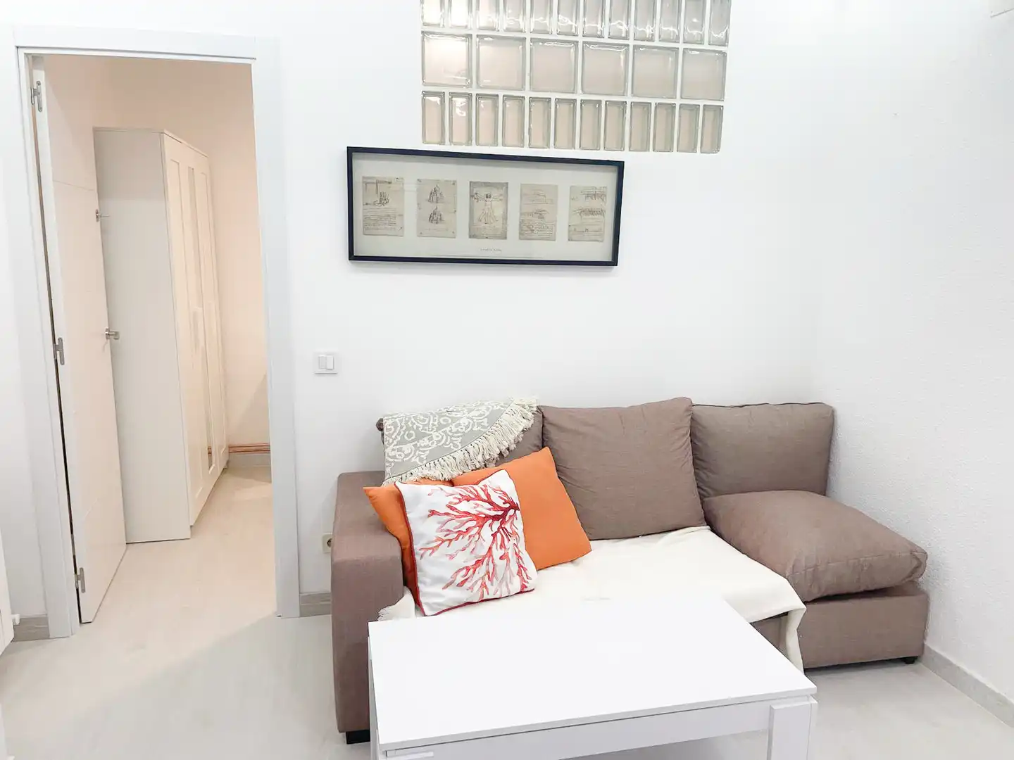 Living room of Flat for share in Madrid  with Heating, Furnished and Oven