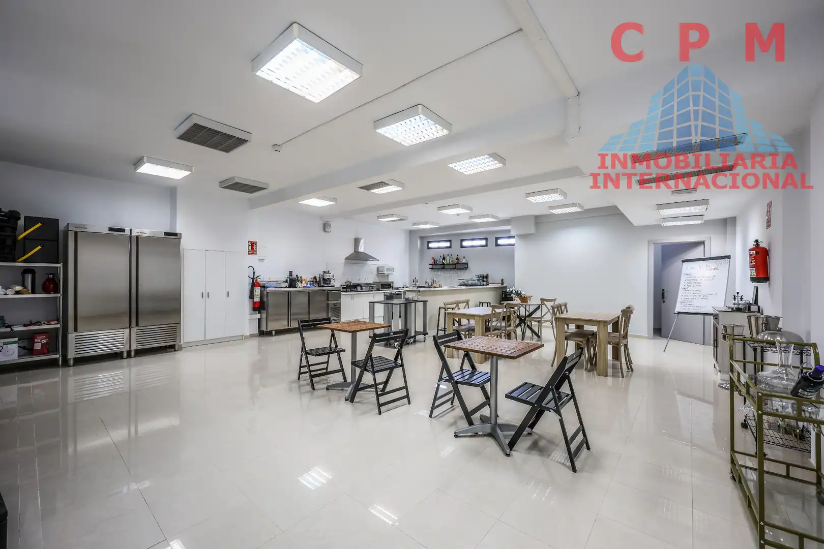 Kitchen of Office for sale in Madrid  with Air Conditioner, Heating and Terrace