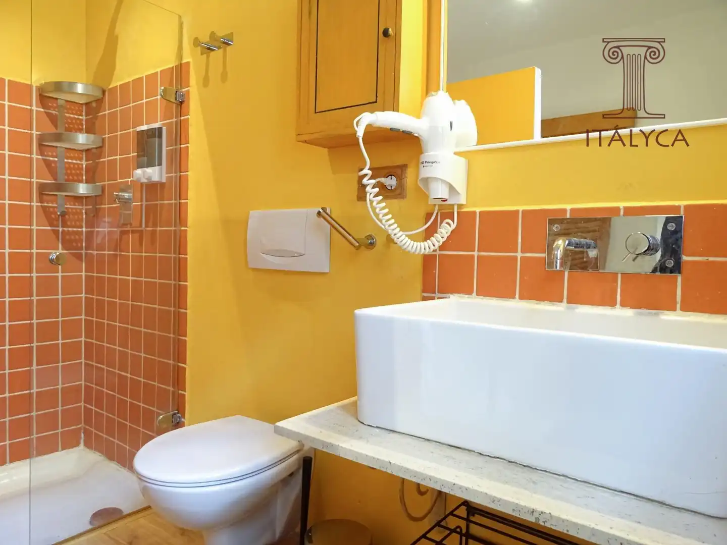 Badezimmer von Dachboden zum Verkauf in Sevilla mit Klimaanlage, Terrasse und Abstellraum