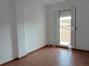 Casa a schiera con balcone in vendita a Villaluenga del Rosario
