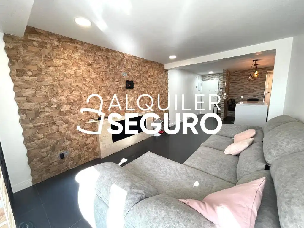Living room of Flat for rent in Madrid  with Air Conditioner, Heating and Furnished