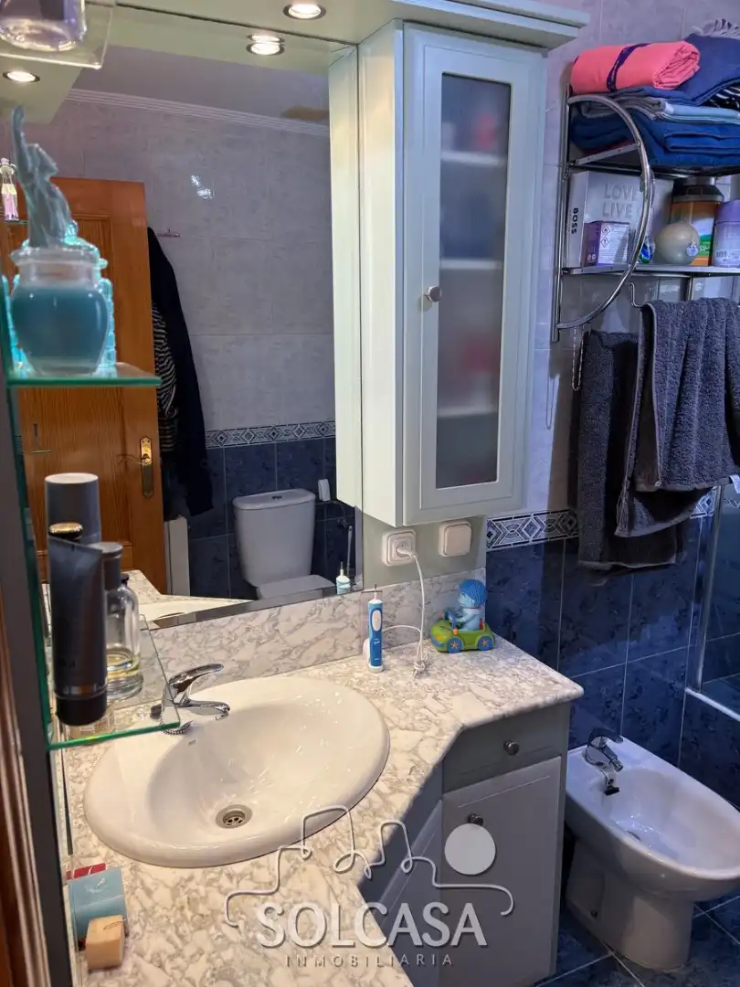 Bathroom of Flat for sale in Cistérniga  with Heating, Furnished and Oven