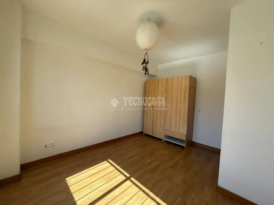 Bedroom of Flat for sale in  Madrid Capital