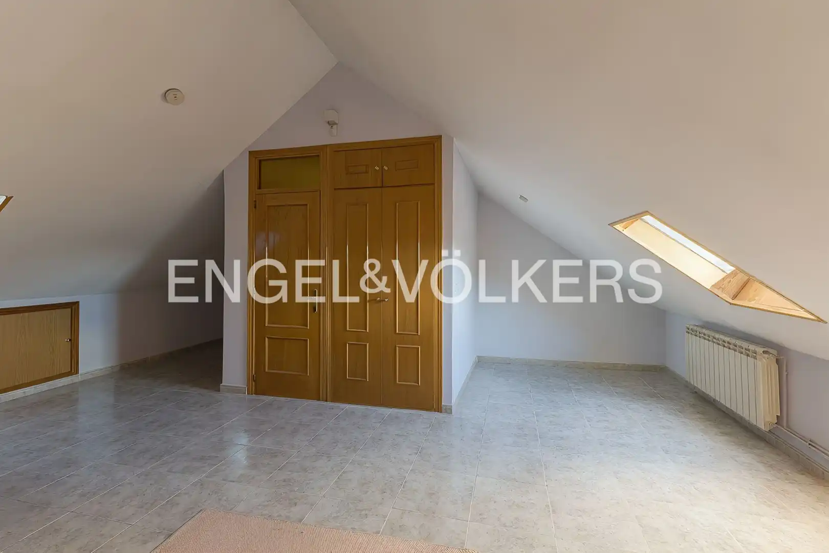 Haus oder Chalet zum Verkauf in Madrid mit Klimaanlage, Heizung und Privatgarten