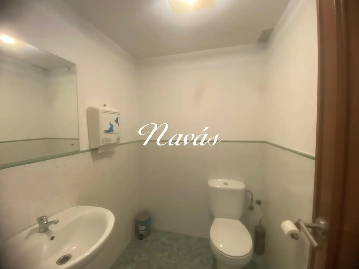 Baño de Oficina de alquiler en Vigo 
