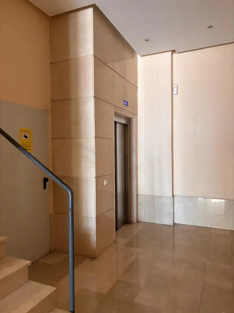 Piso con ascensor en venta en Casc Urbà, imagen 5