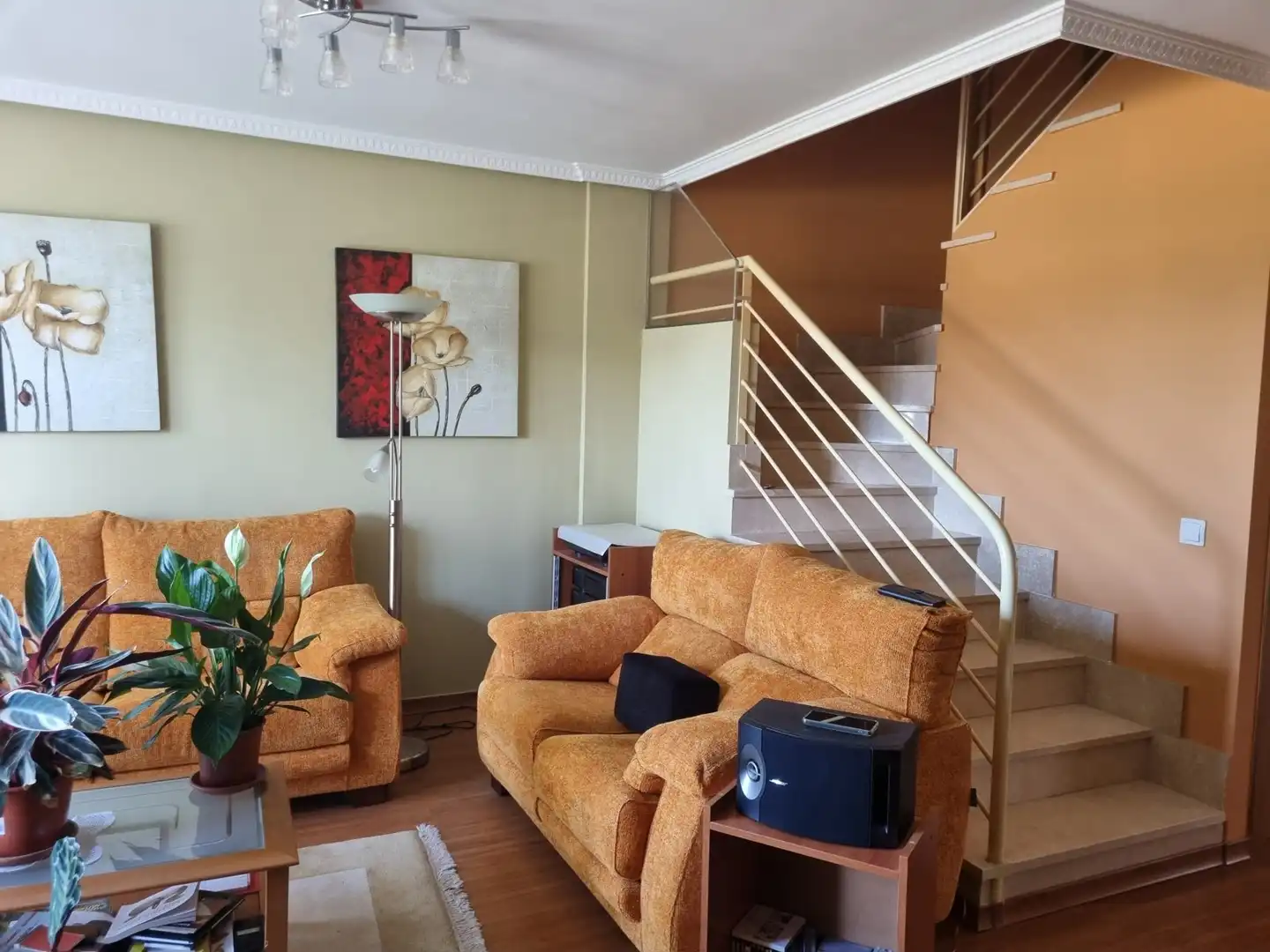 Sala d'estar de Casa o xalet en venda en Nájera amb Calefacció, Terrassa i Moblat