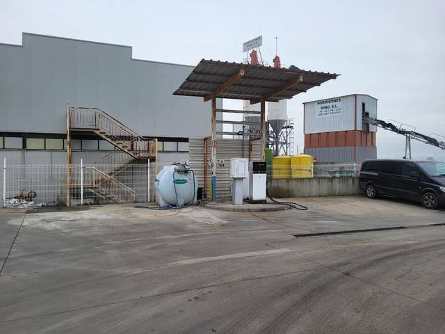 Nave industrial en Venta en Trobajo del Camino