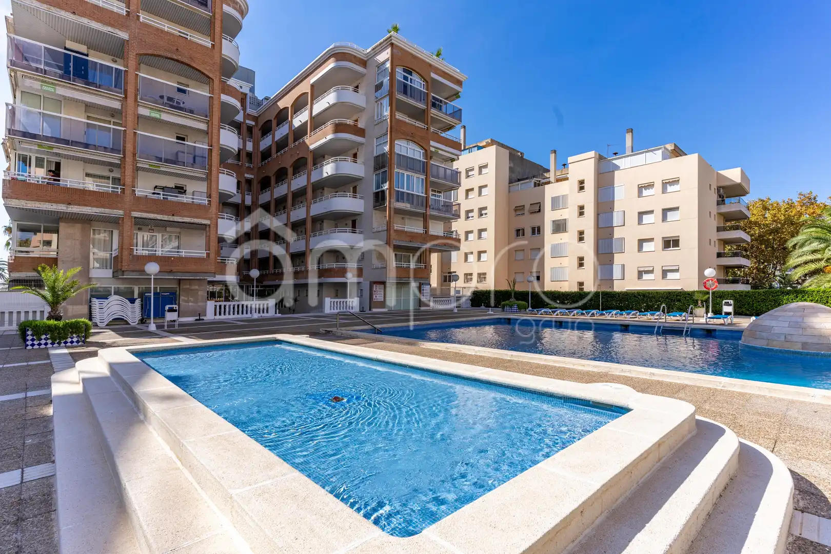 Schwimmbecken von Wohnung zum Verkauf in Salou mit Klimaanlage, Heizung und Terrasse