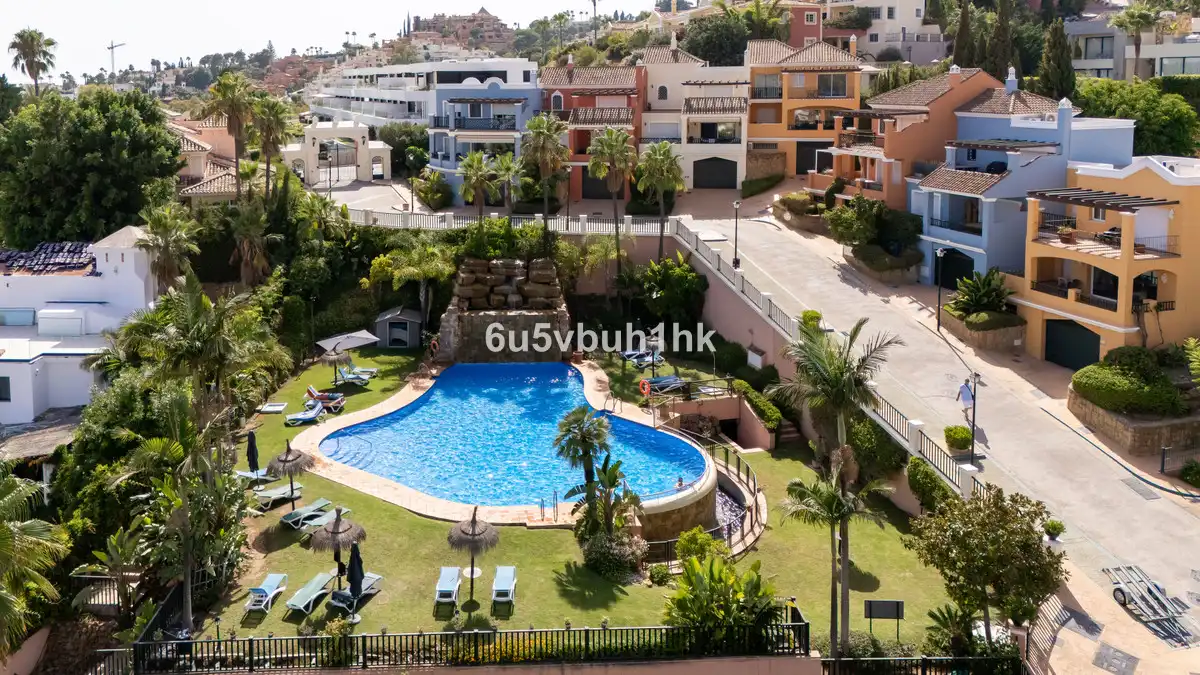 Terraced house for sale in Nueva Andalucía