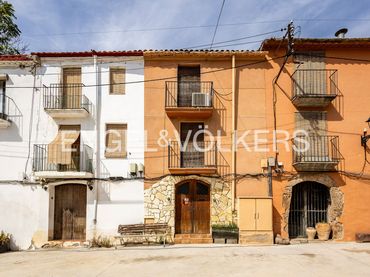 Adosado con piscina en venta en Sant Esteve Sesrovires