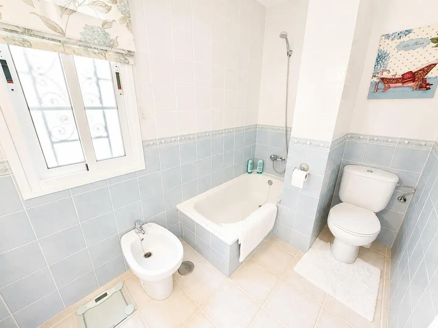 Badezimmer von Wohnungen zum Verkauf in Arona mit Privatgarten, Terrasse und Möbliert