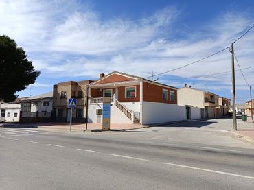 Haus mit Balkon zum Verkauf in Albatana
