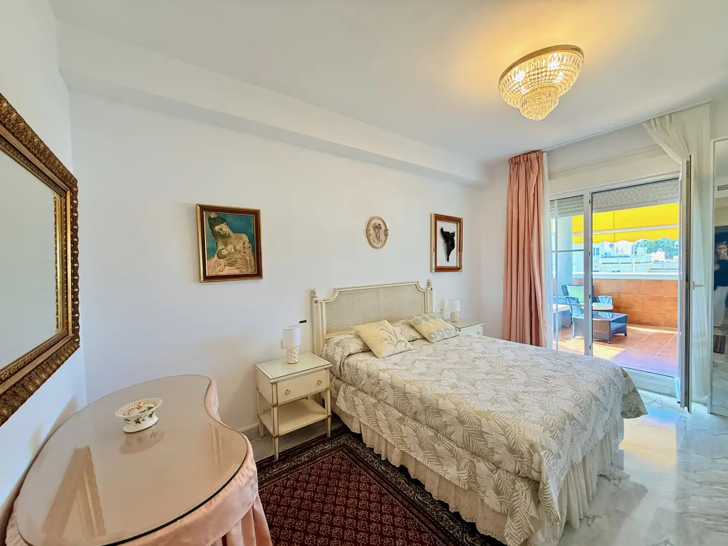 Habitación de Apartamento de alquiler en Marbella con Piscina y Piscina comunitaria