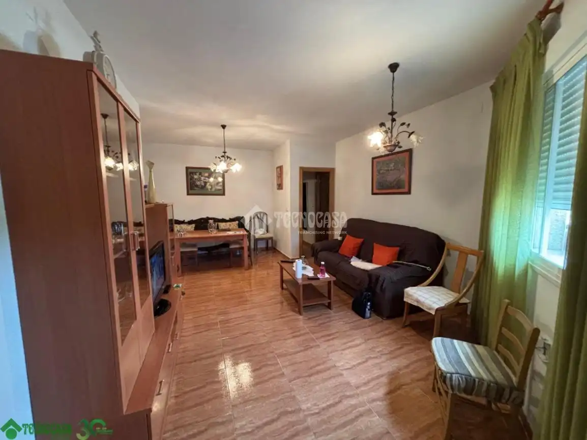 Sala d'estar de Pis en venda en Zarza de Tajo amb Moblat