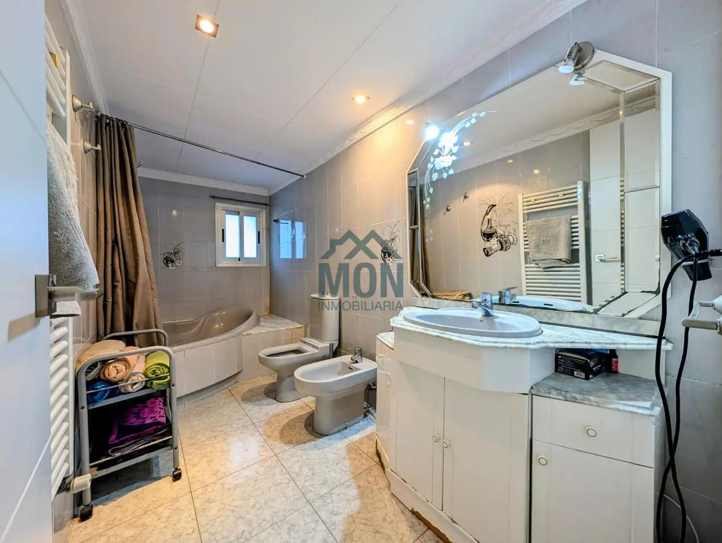 Baño de Ático en venta en Catarroja con Calefacción, Parquet y Terraza