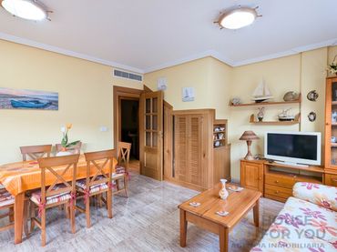Flat with lift for sale in Calle Pilar
